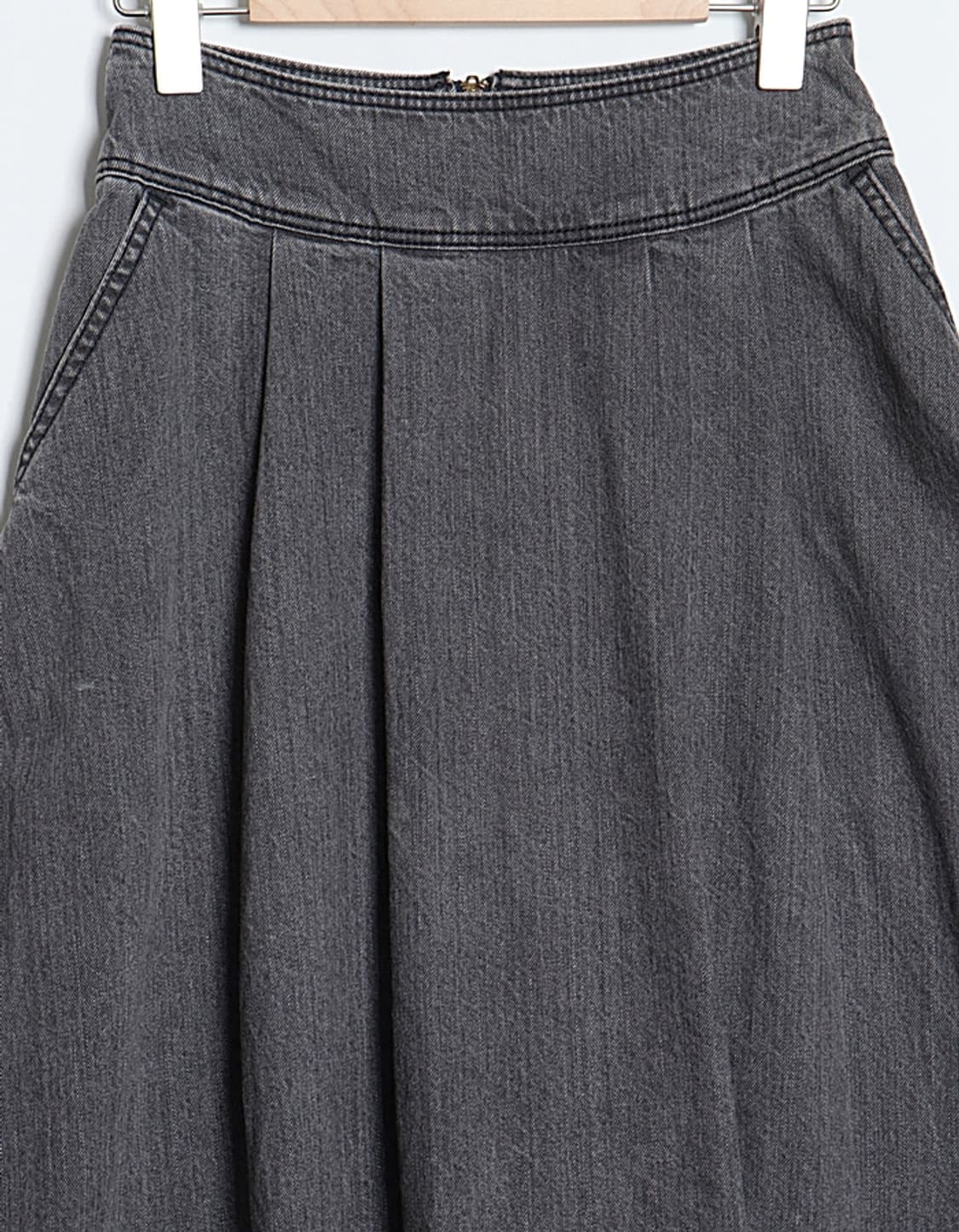 MilaOwen Tuck Flared Denim Skirt (26) 상품이미지2