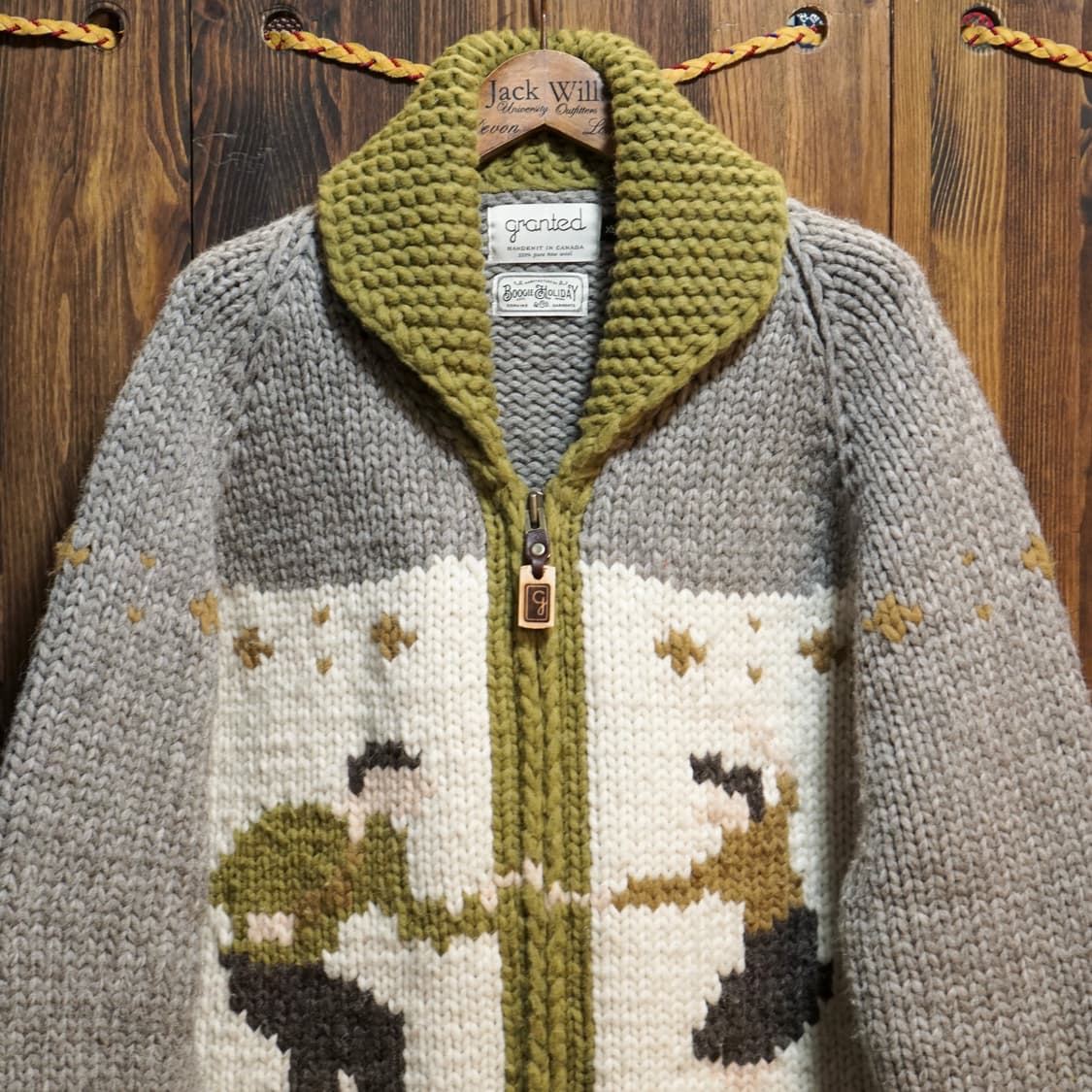 부기홀리데이 X Granted 캐나다 스웨터 상품이미지4