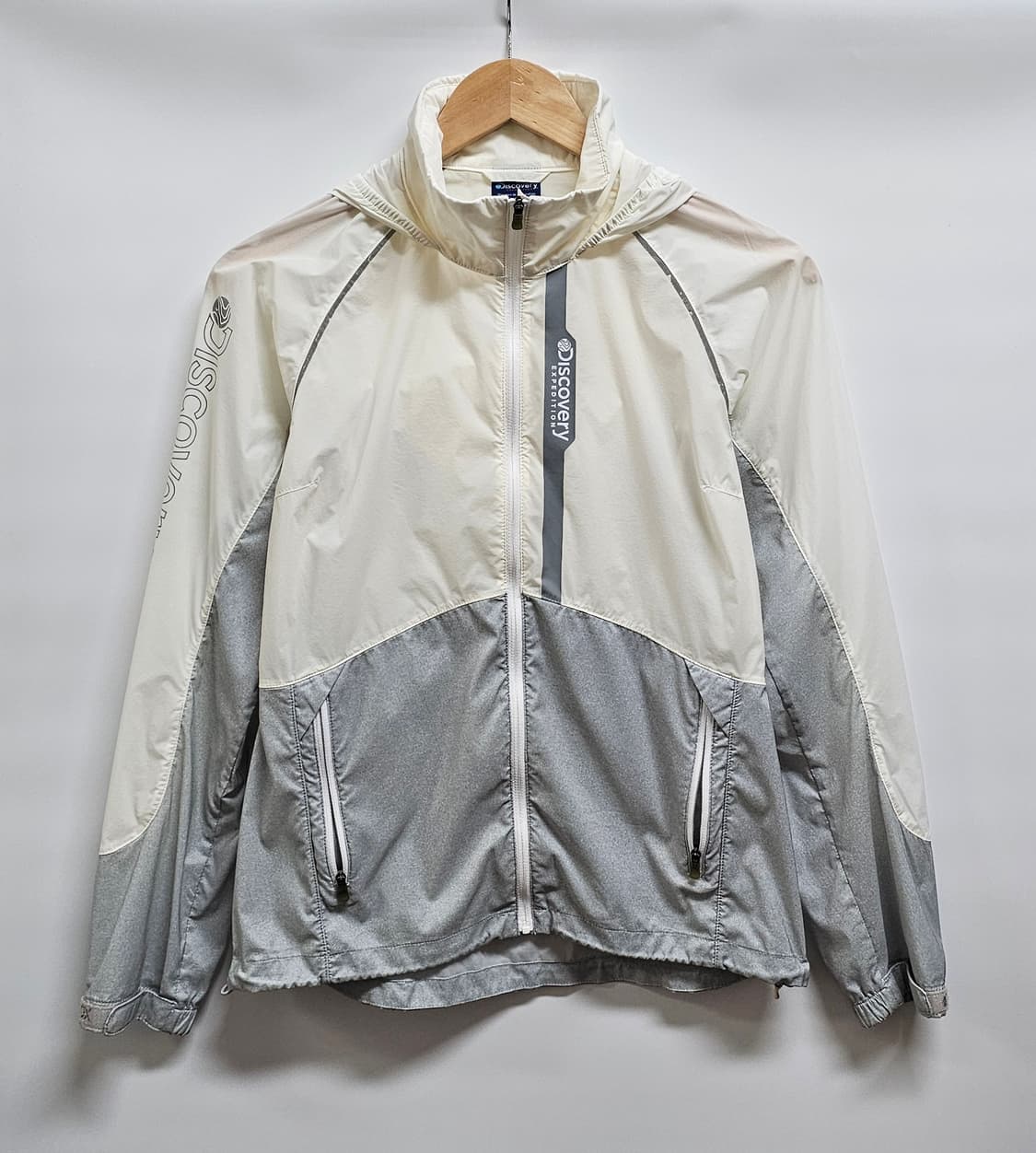 디스커버리 여성 후드 바람막이 90 상품이미지1