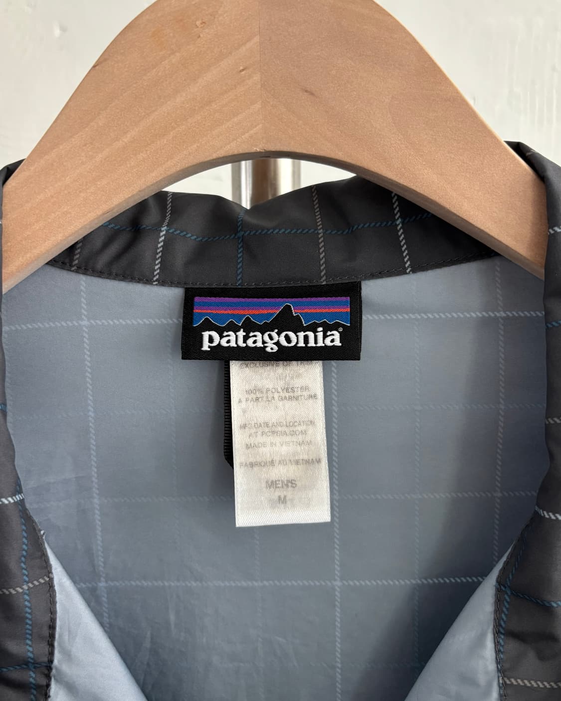 Patagonia 파타고니아 그레이 라이트 앤 베리어블 체크 자켓 상품이미지3