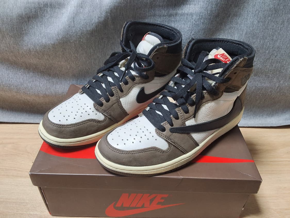 조던1 트래비스스캇 모카 하이  상품이미지1