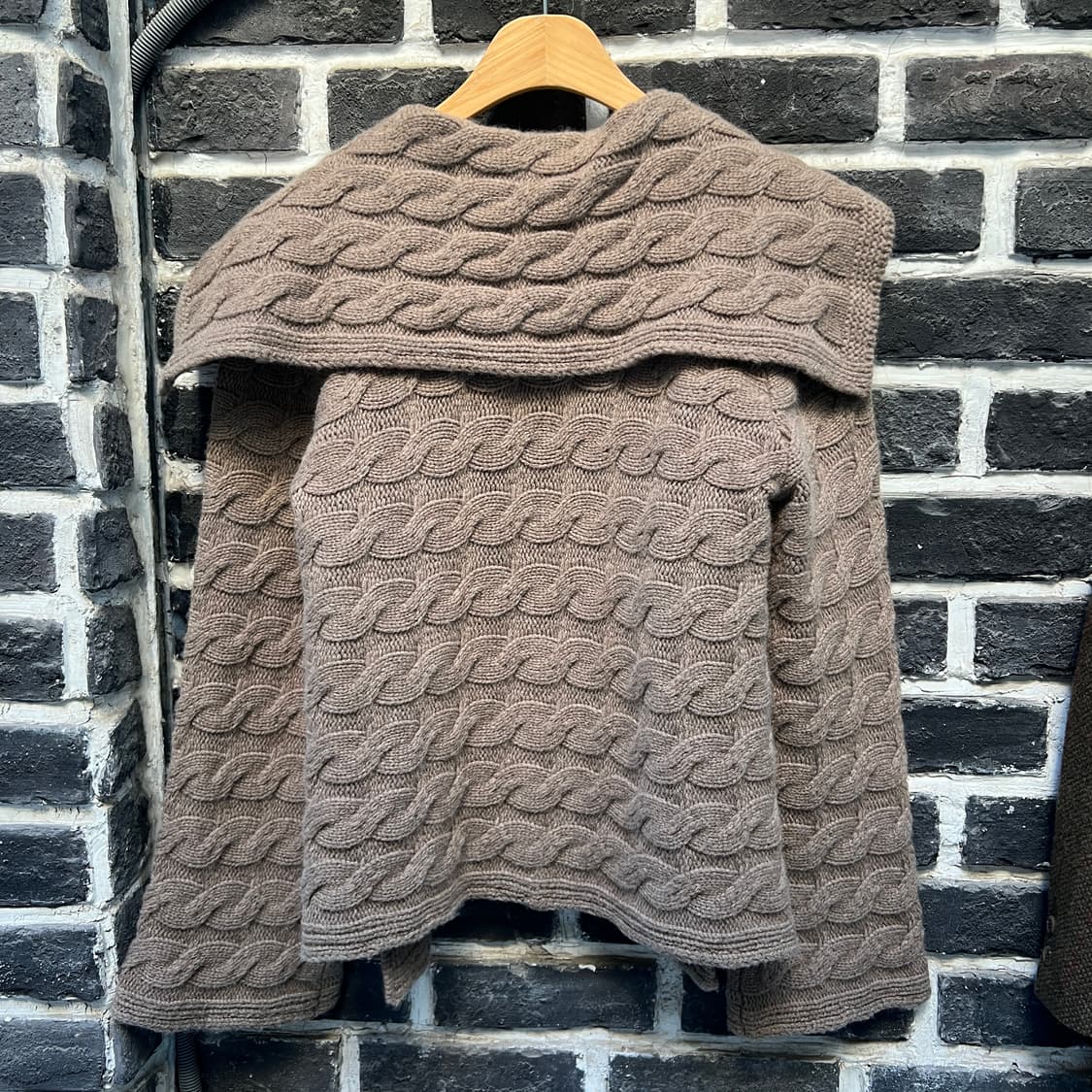 캐시미어 세일러카라 케이블 니트 가디건 상품이미지4