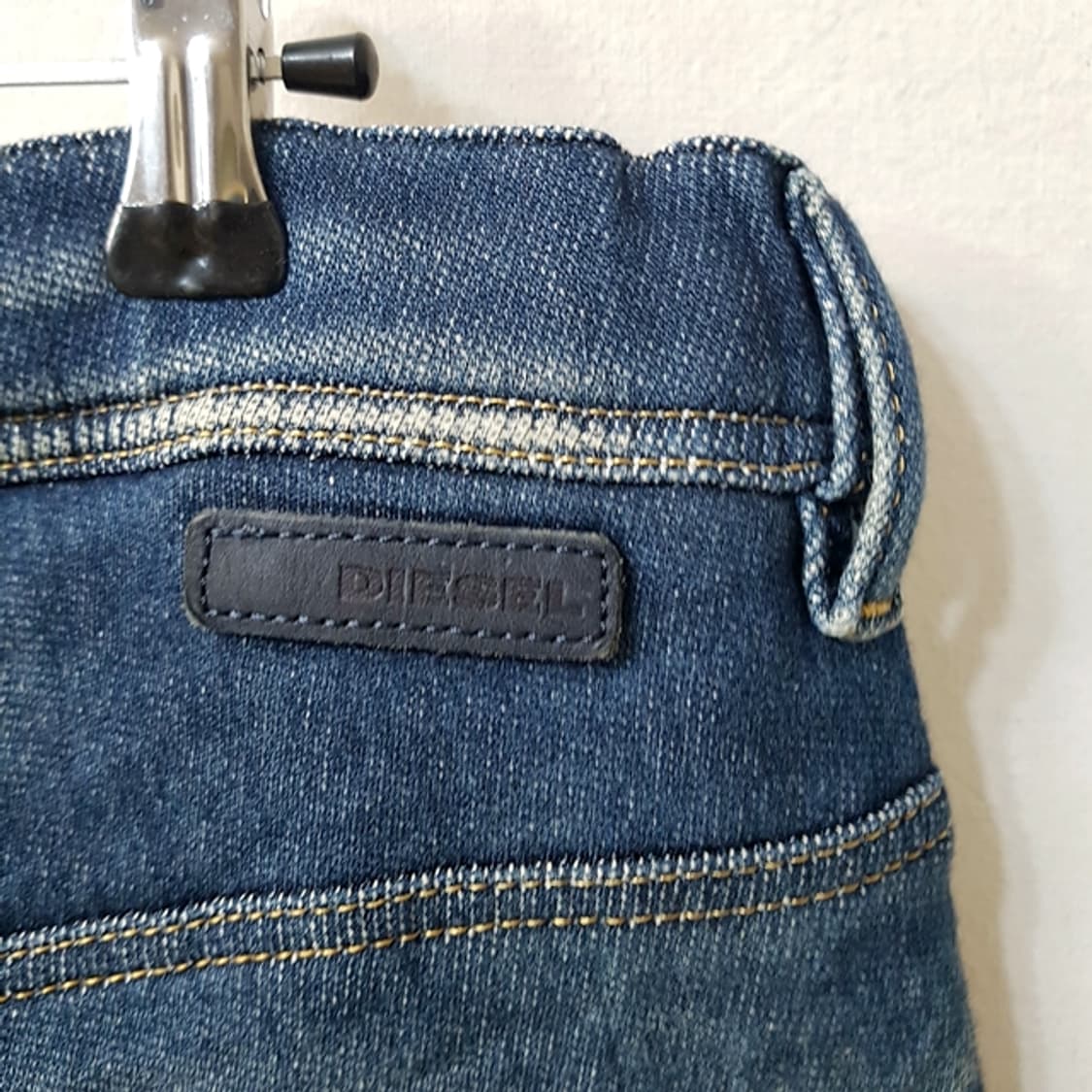 DIESEL 디젤 데미지 스판 데님 밴딩 팬츠 상품이미지3