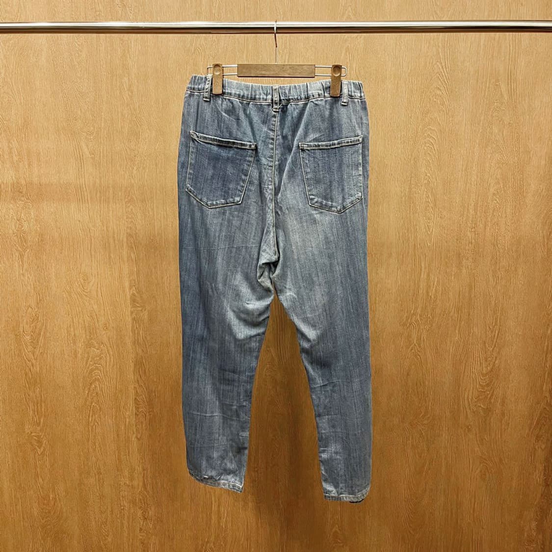 이세이미야케 플랜테이션 코튼 데님 팬츠 하프 밴딩 워싱 포켓 디테일 중청 상품이미지3