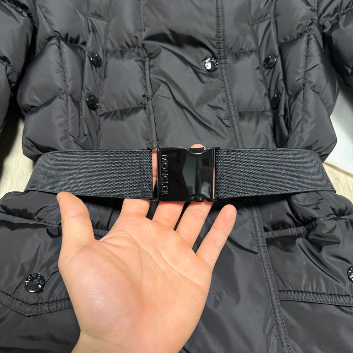 블랙 0/새상품급]몽클레어 클로에 여성패딩 블랙 라쿤퍼 0사이즈 풀구성 상품이미지6