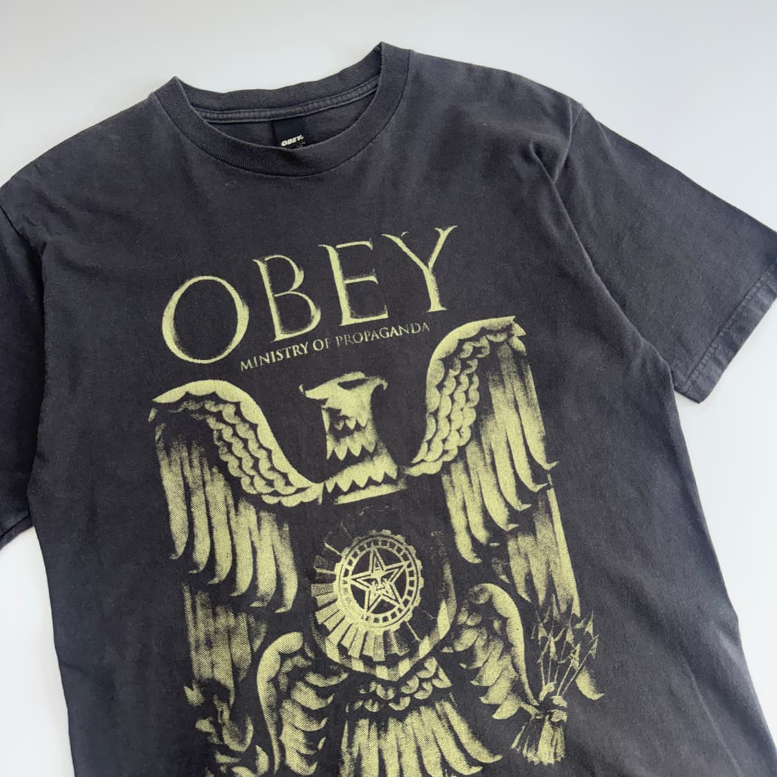 Obey 오베이 그런지 그래픽 차콜 반팔   상품이미지4