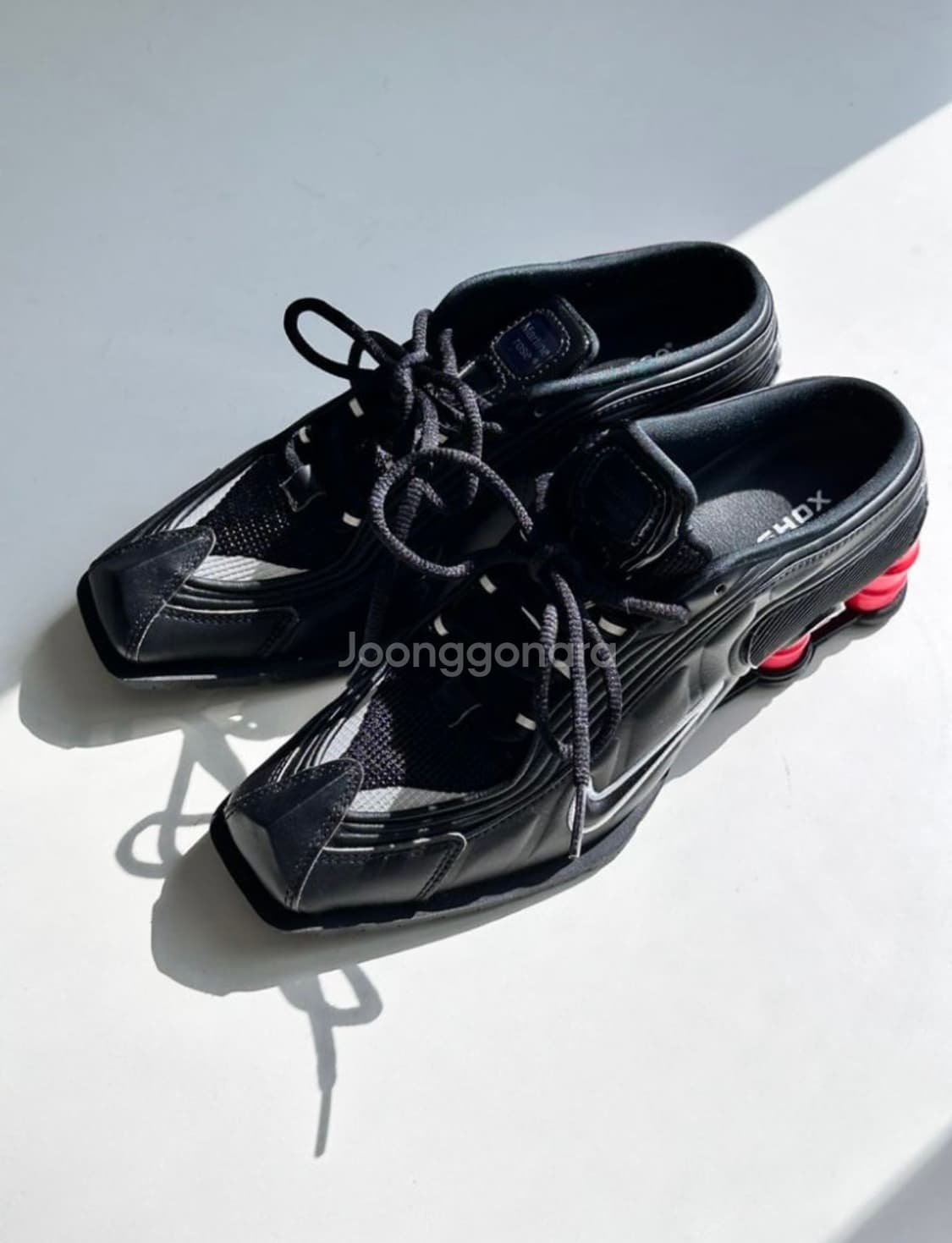 마틴로즈 x 나이키 샥스 검빨 225 나이키샥스 상품이미지2