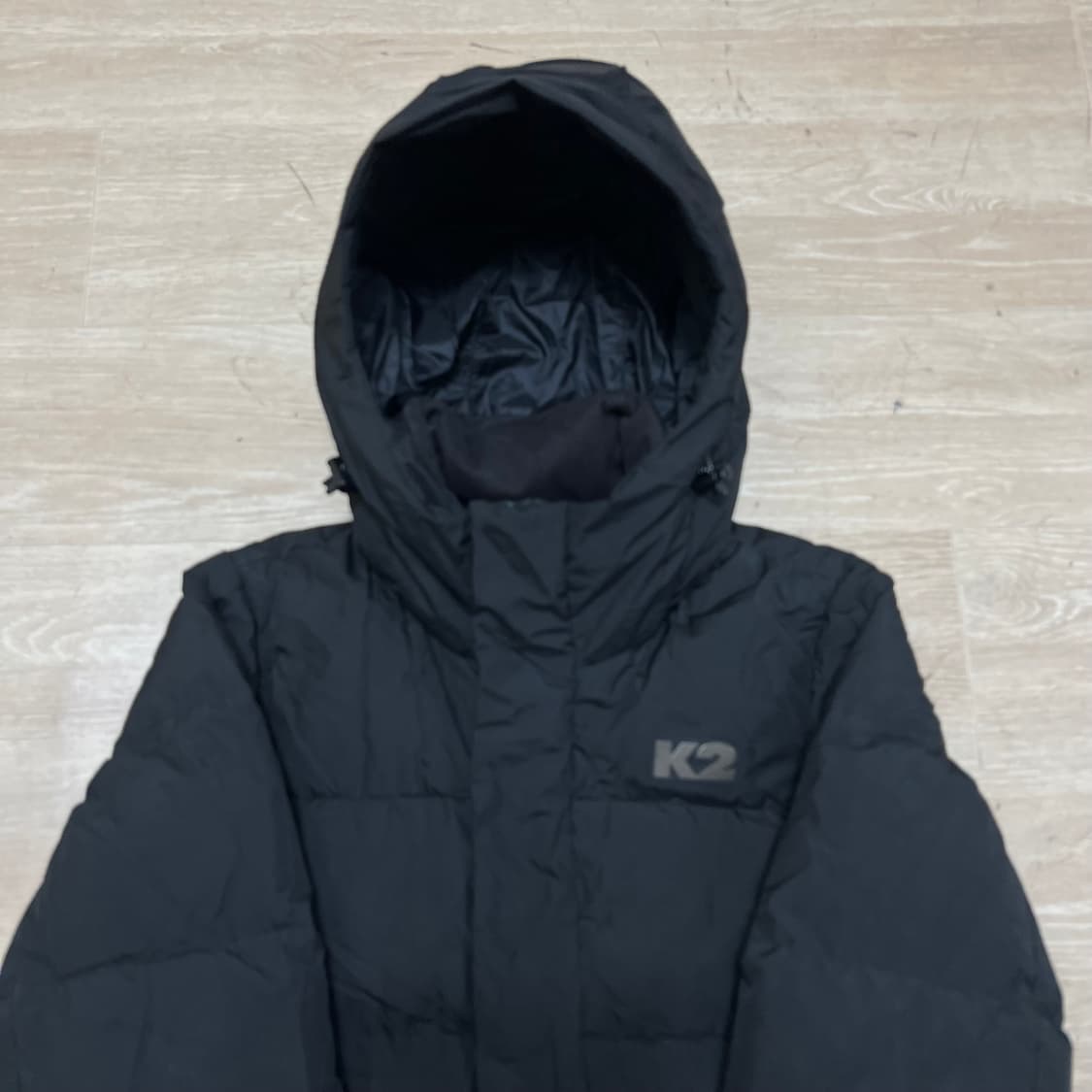 K2 여성 구스다운 와펜 빅로고 벤치 롱패딩 점퍼 [블랙] XS/85 상품이미지2