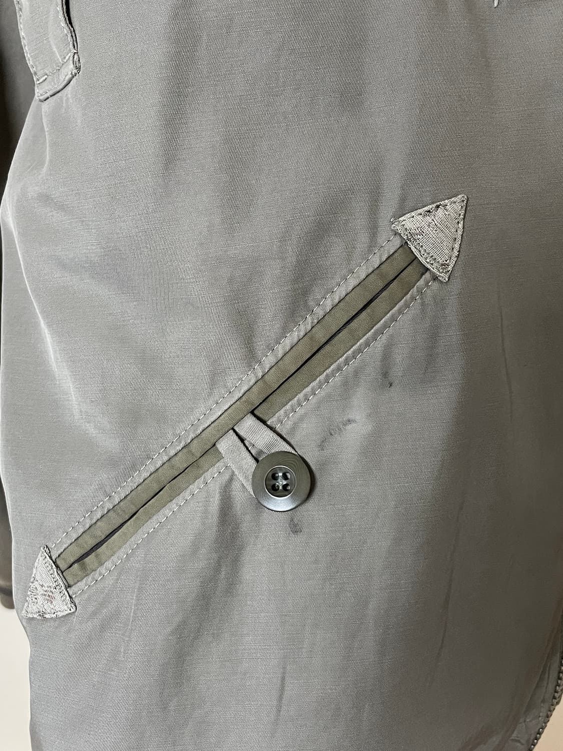 [4] 폴리테루 1011 리버시블 플로럴 수베니어 봄버 라이트 세이지 상품이미지9