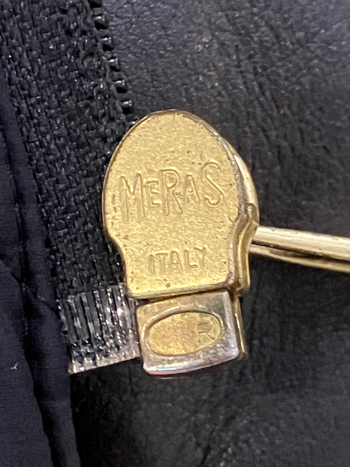 버버리 퀼팅 가죽카라 나일론 패딩 맥코트 블랙 상품이미지4