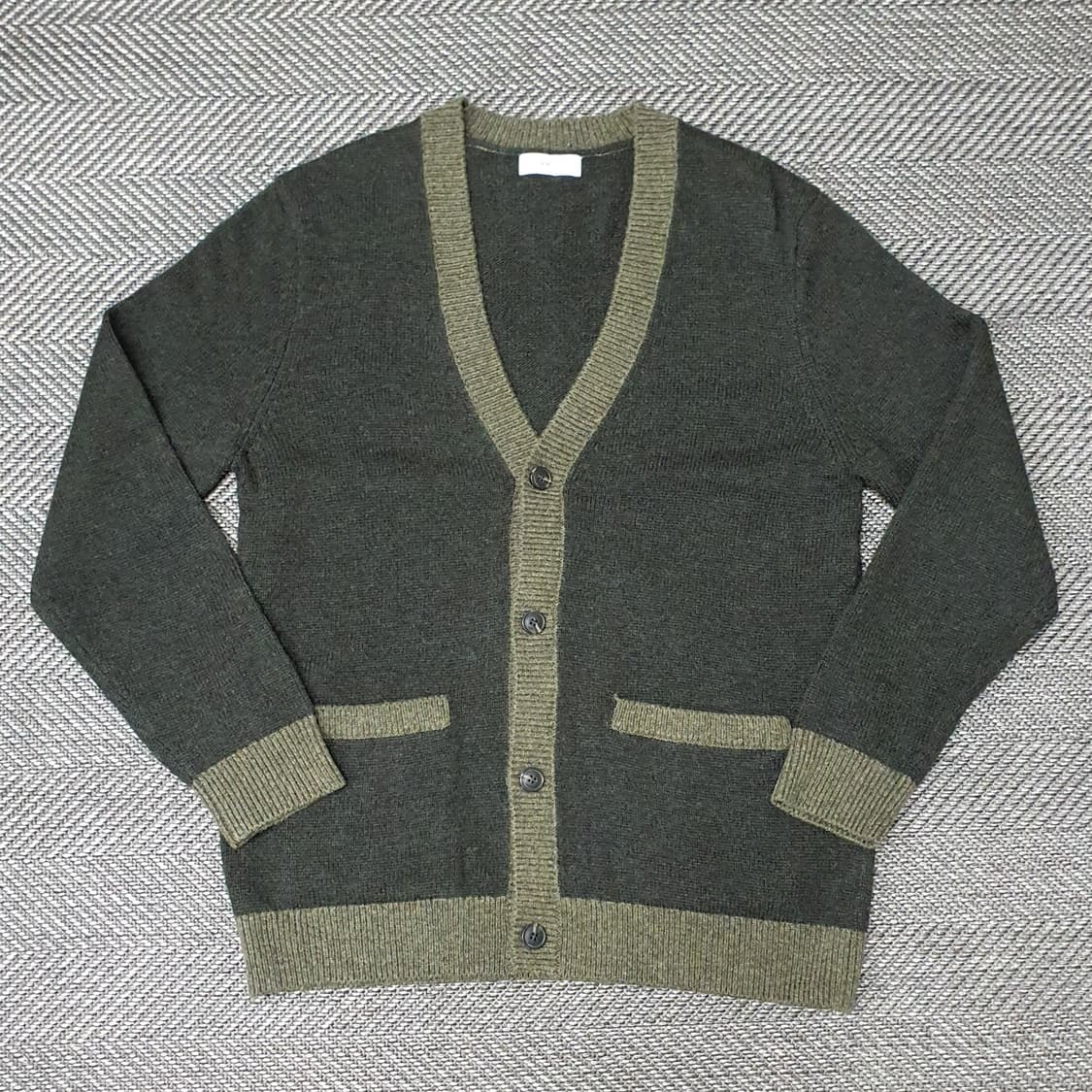 앤드지 브이넥 니트 가디건 남자105~110 상품이미지1