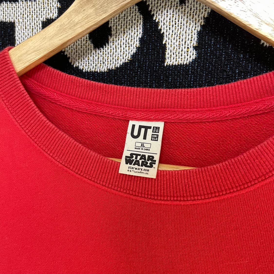 유니클로 UT 스타워즈 레드 맨투맨 스웻셔츠 상품이미지5