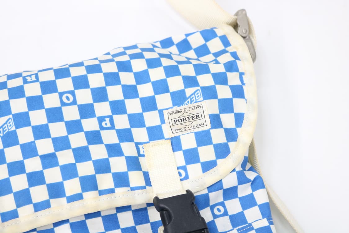 포터 x 빔즈 빈티지 블루 체커보드 메신저백 상품이미지3