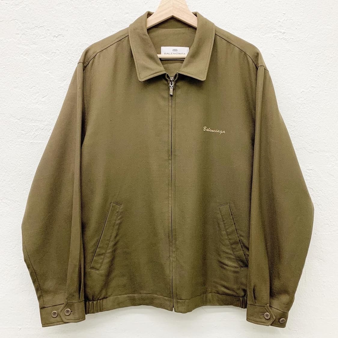 발렌시아가 브라운 미니멀로고 자켓 상품이미지2