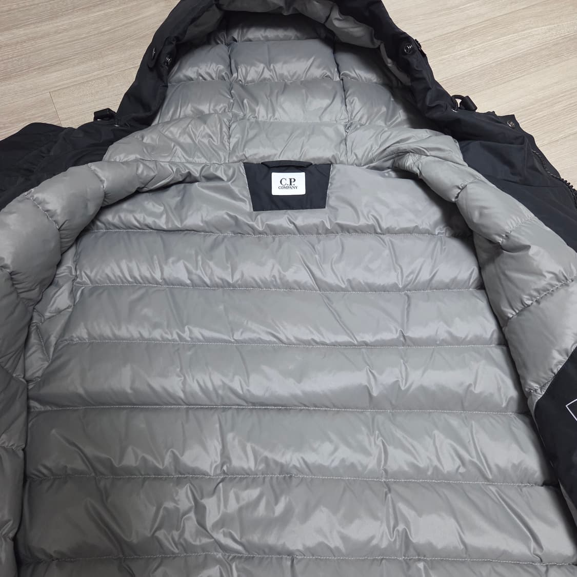 CP컴퍼니 마이크로M 렌즈 다운 패딩 점퍼 상품이미지5