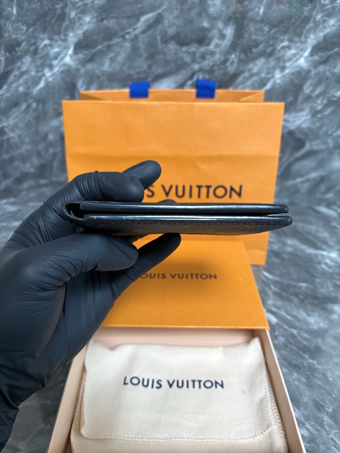 루이비통 슬렌더 윌렛 모노그램 이클립스 반지갑 상품이미지6