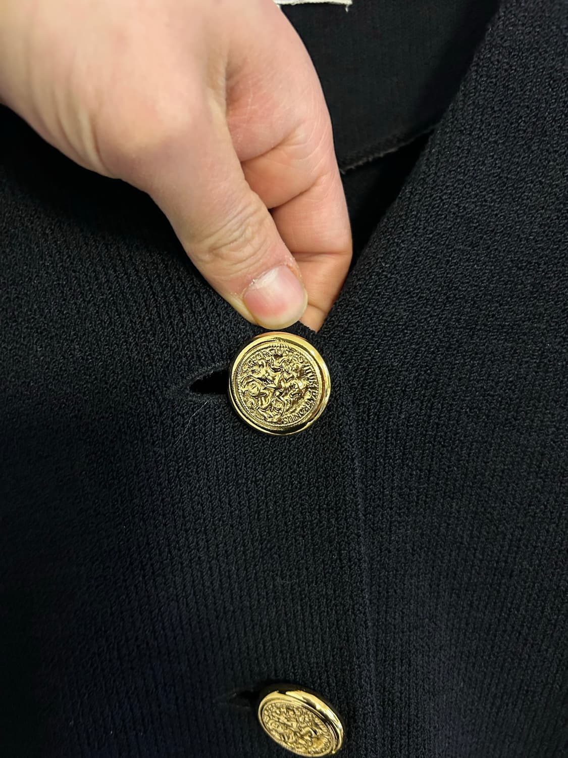 세인트존 클래식 골드버튼 니트 가디건 상품이미지3