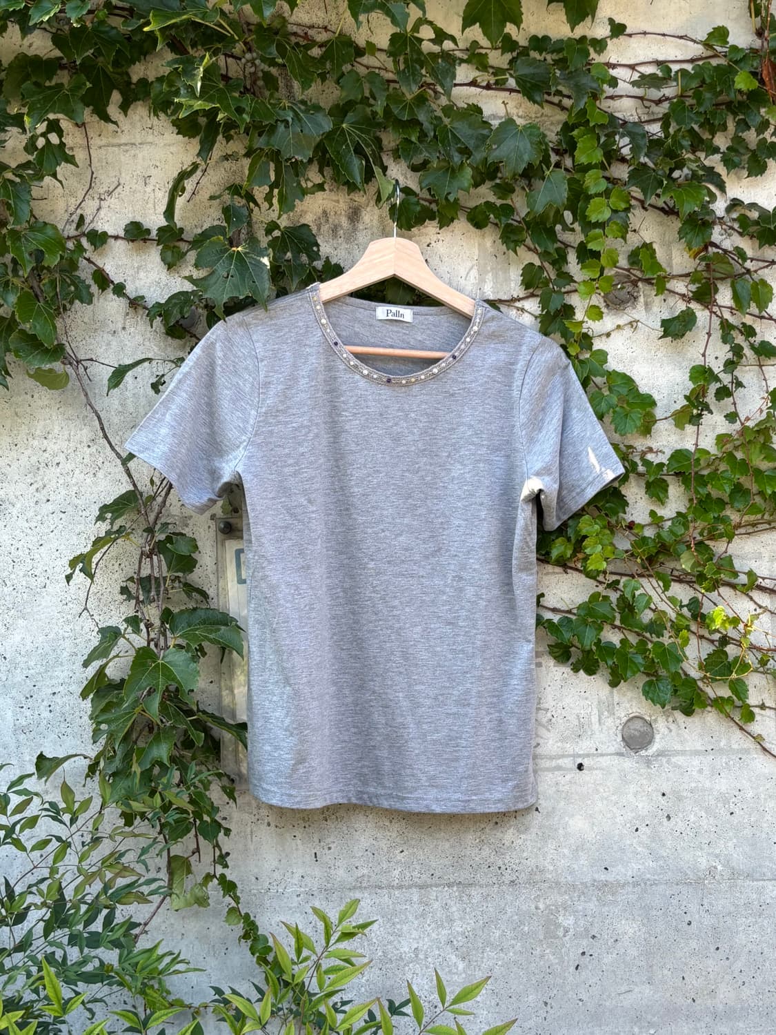 Gray Beads Short Sleeve T-Shirts 상품이미지1