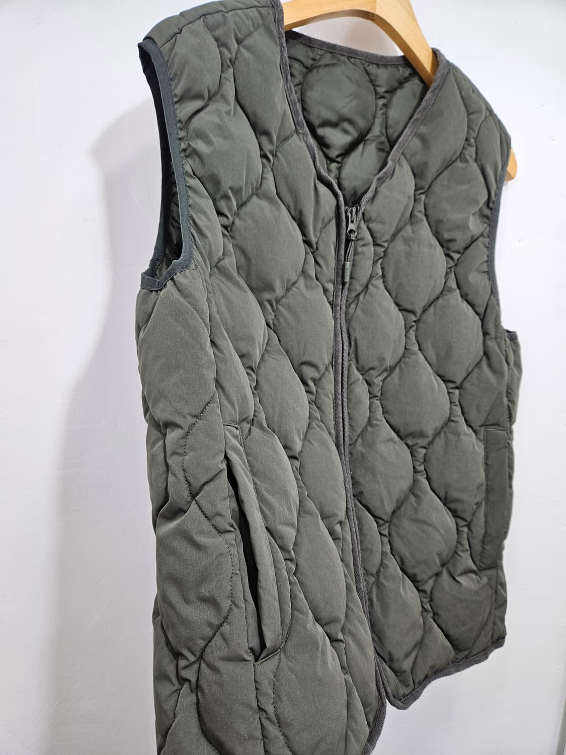 23FW 펠틱스(Feltics) 퀼팅 조끼 베스트 카키 상품이미지8