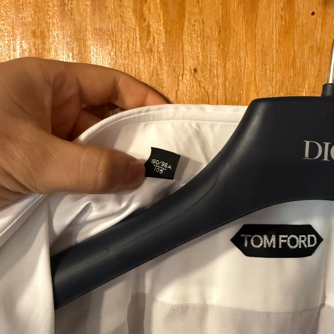 톰포드 화이트 드레스 셔츠 판매 합니다. 상품이미지4