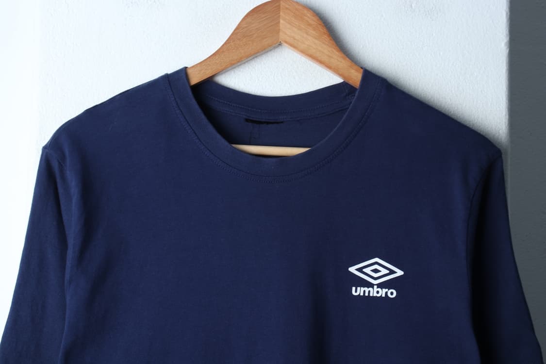 (L-XL) 엄브로 반팔 티셔츠 스몰로고 네이비 스트릿-H30824 상품이미지3