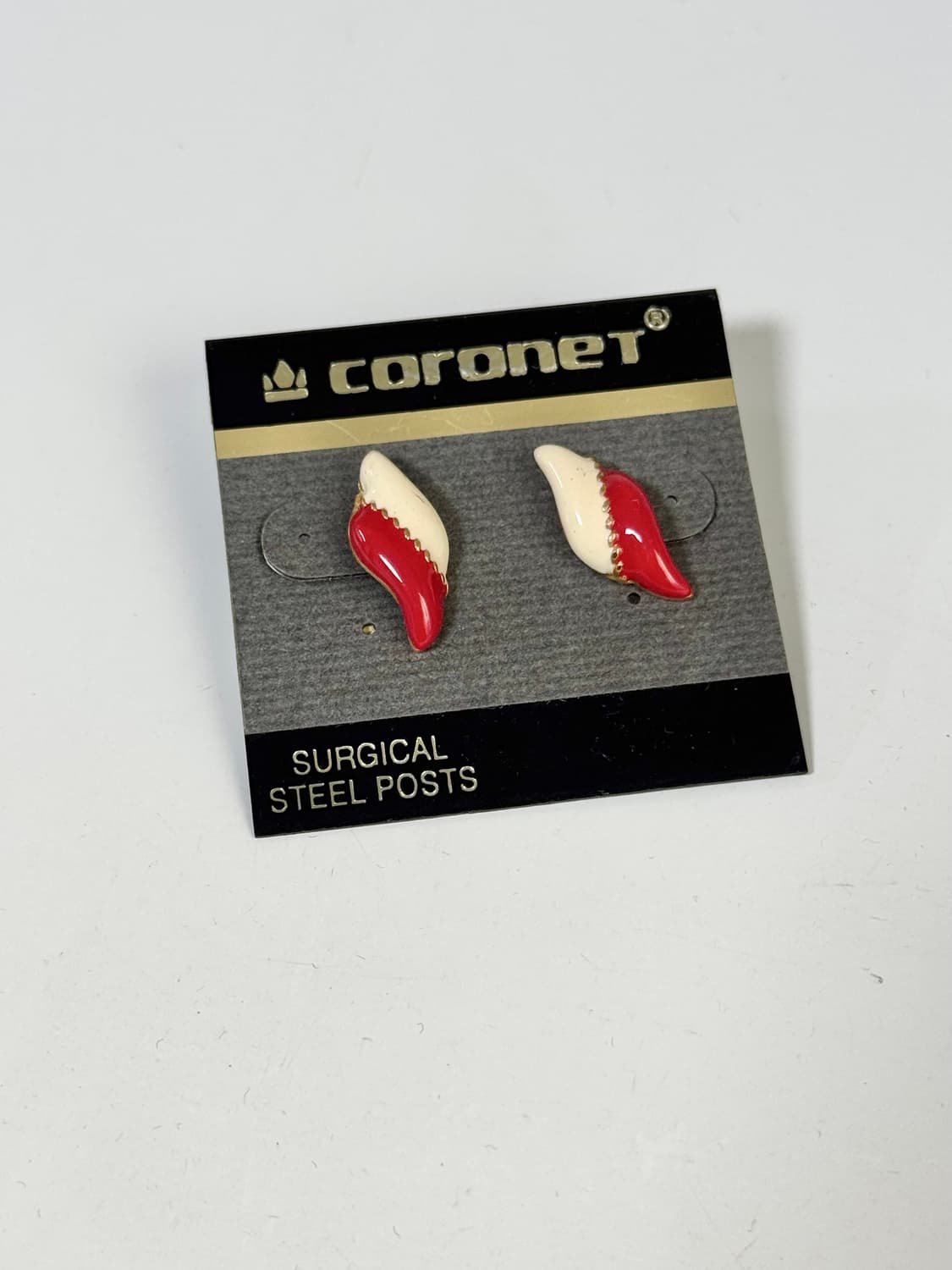 coronet 레드&크림 에나멜 빈티지 귀걸이 (써지컬스틸) 상품이미지1