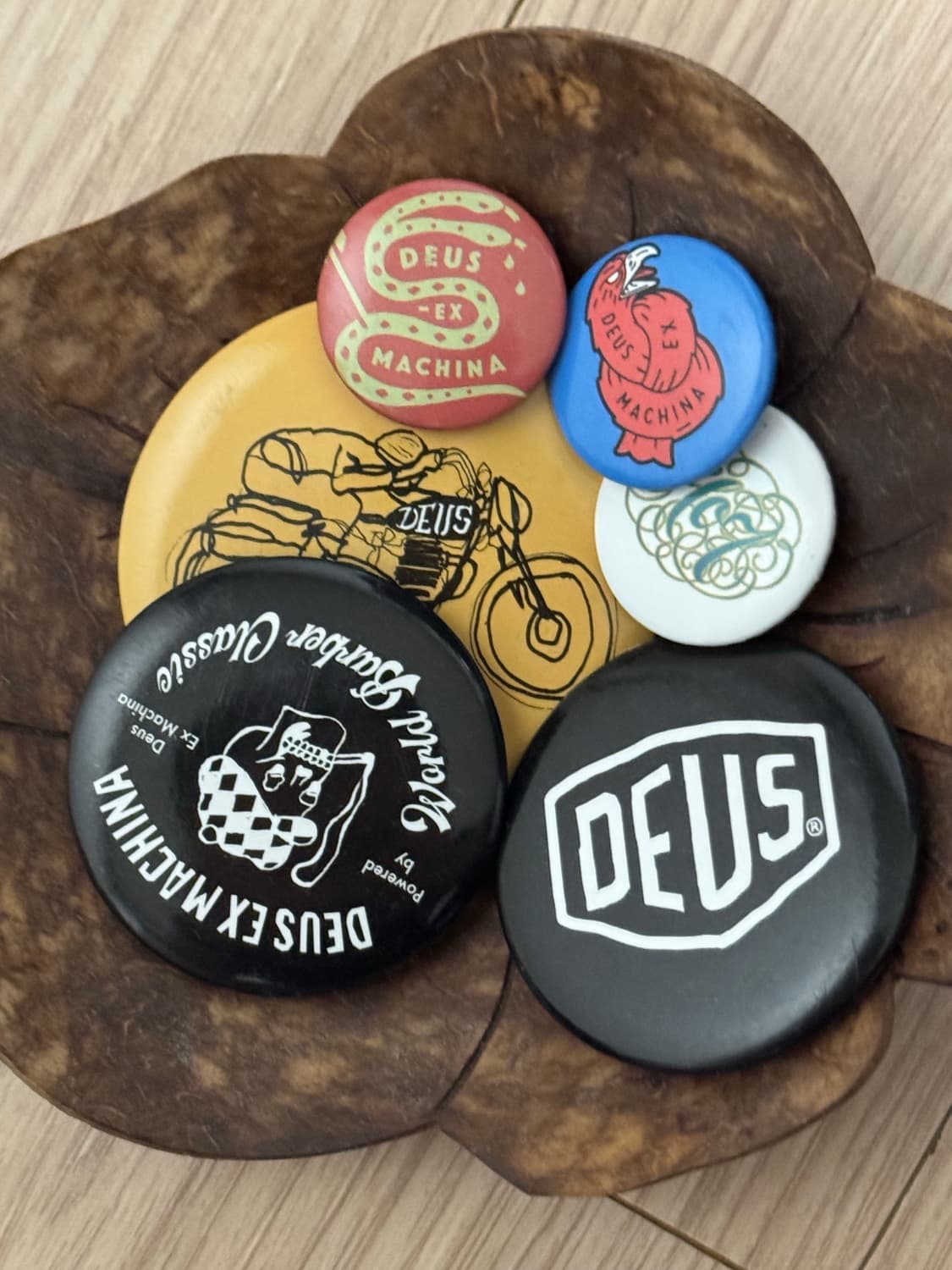 데우스 벳지 상품이미지1