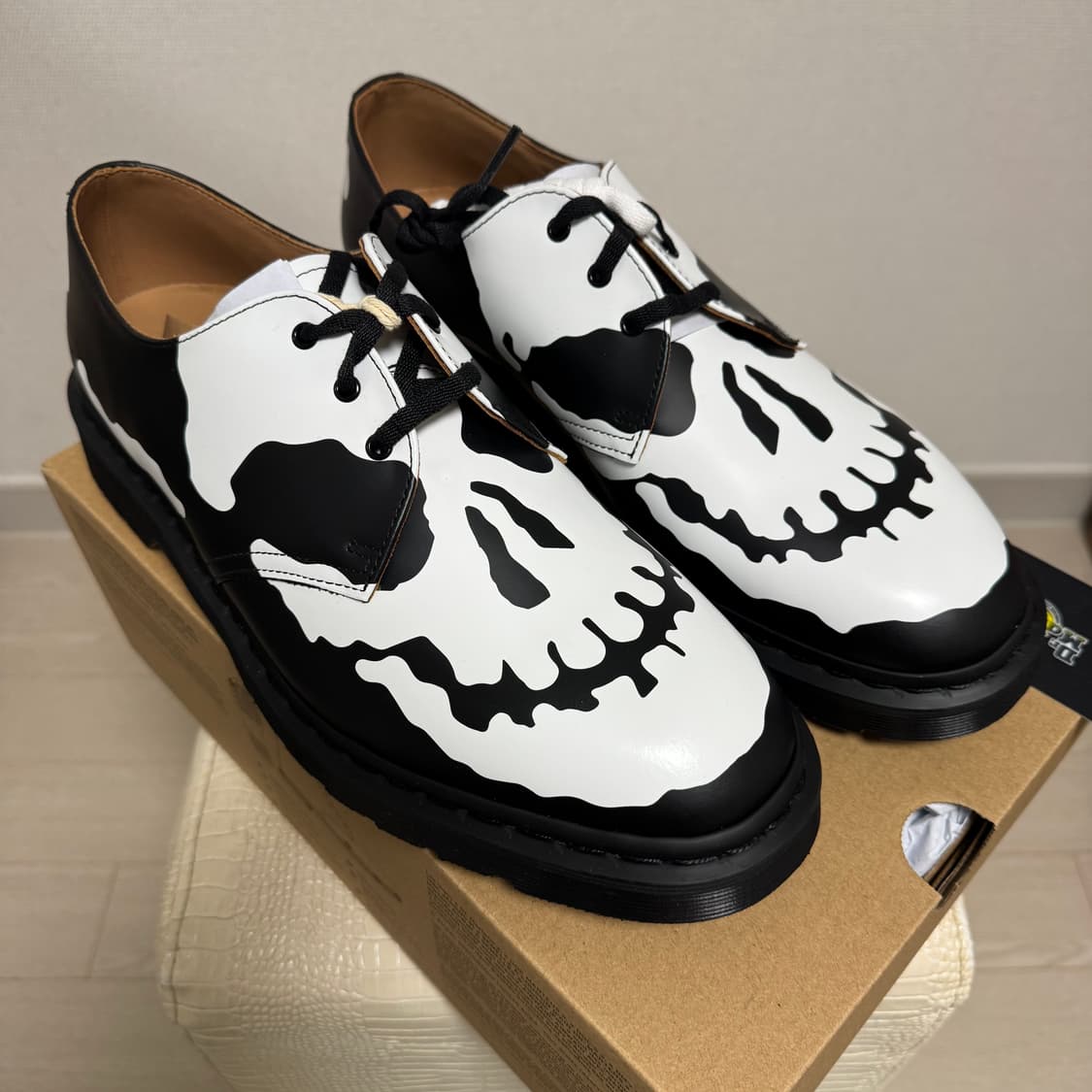 (290) 슈프림x닥터마틴 1461 3-아이슈 블랙 상품이미지3