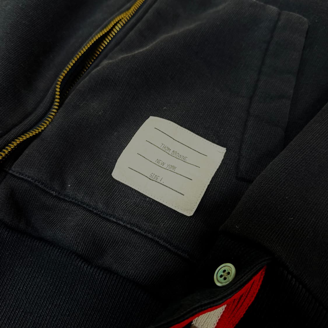 [정품/S급] 톰브라운 센터 백 스트라이프 후드 집업 네이비 상품이미지4