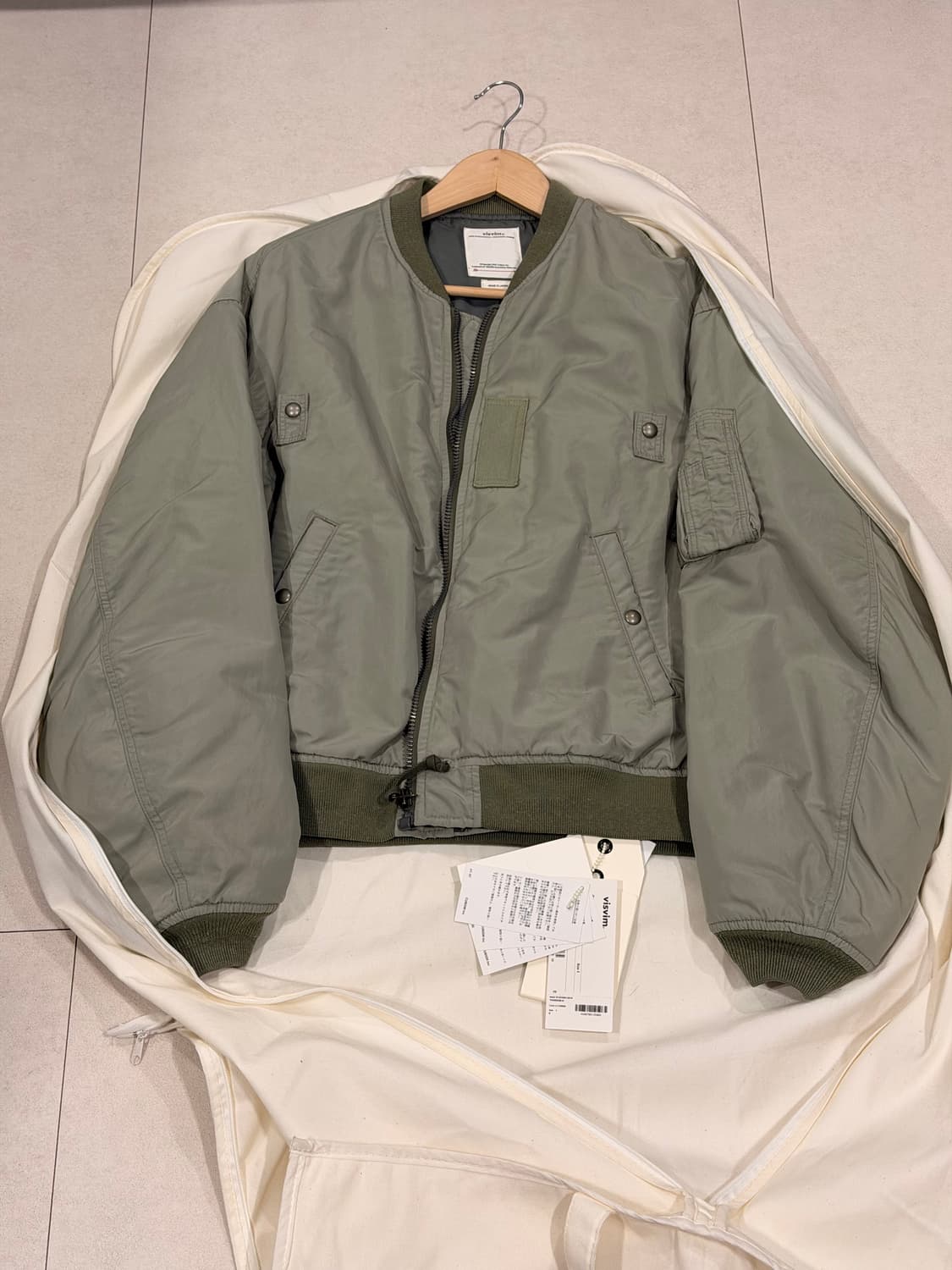 비즈빔 22ss 토르손 라이트그린 3사이즈 판매합니다 상품이미지1