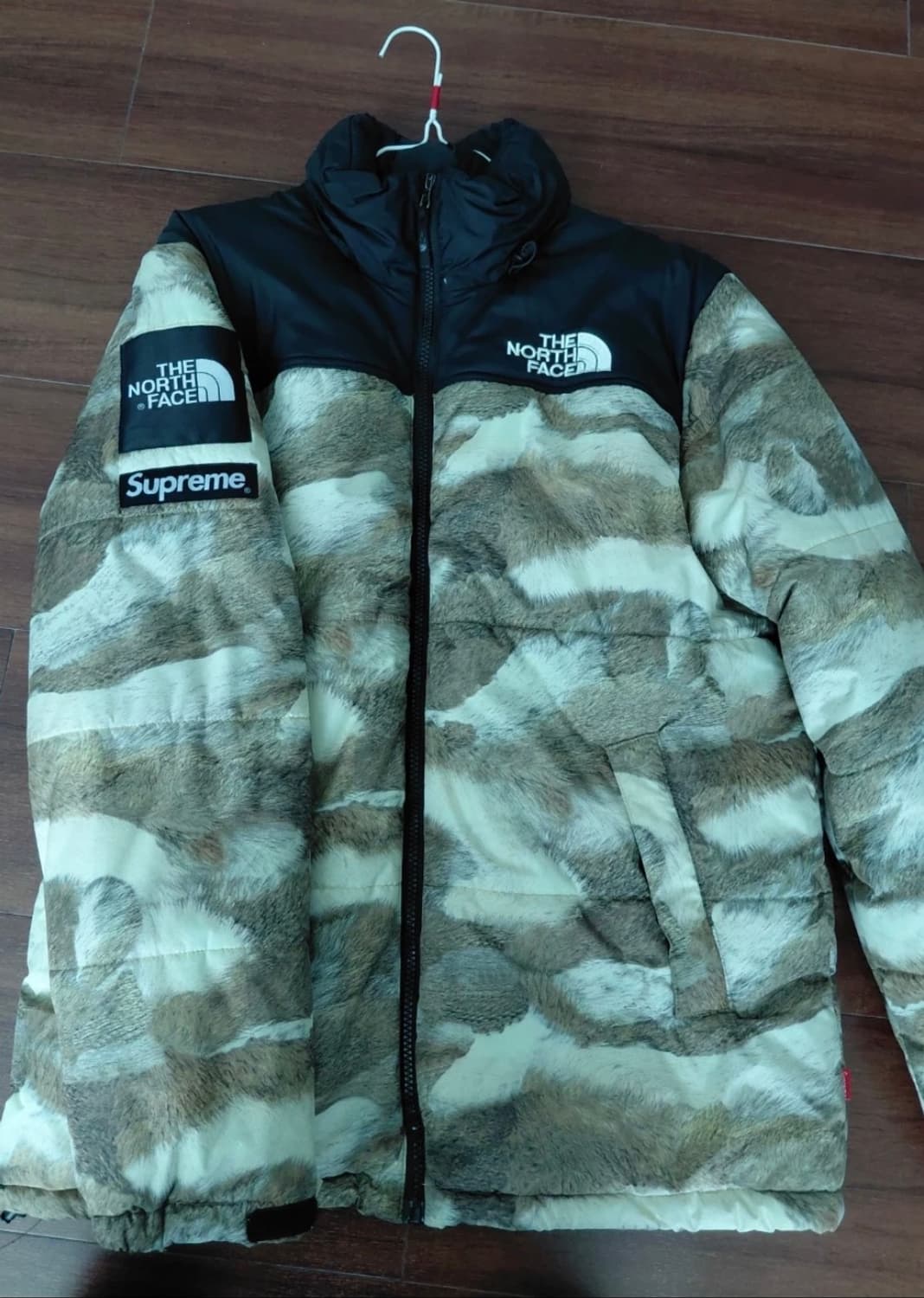 슈프림 x 노스페이스 패딩 상품이미지1