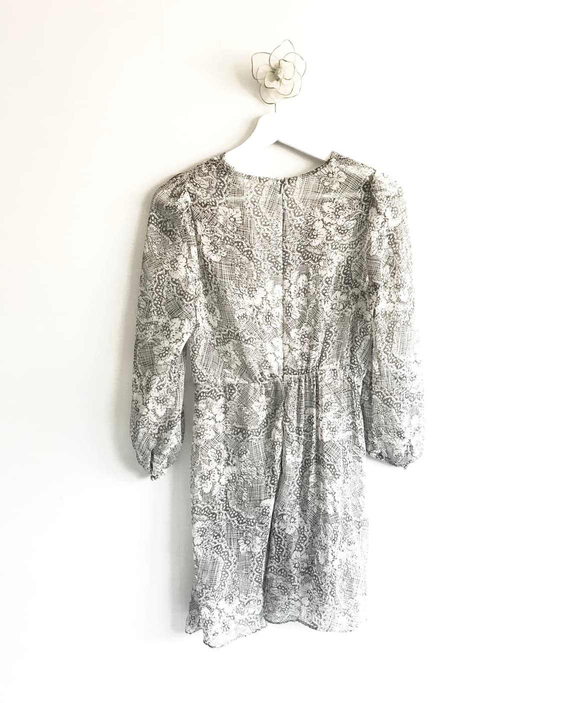 See-through light sliver flower onepiece 상품이미지2