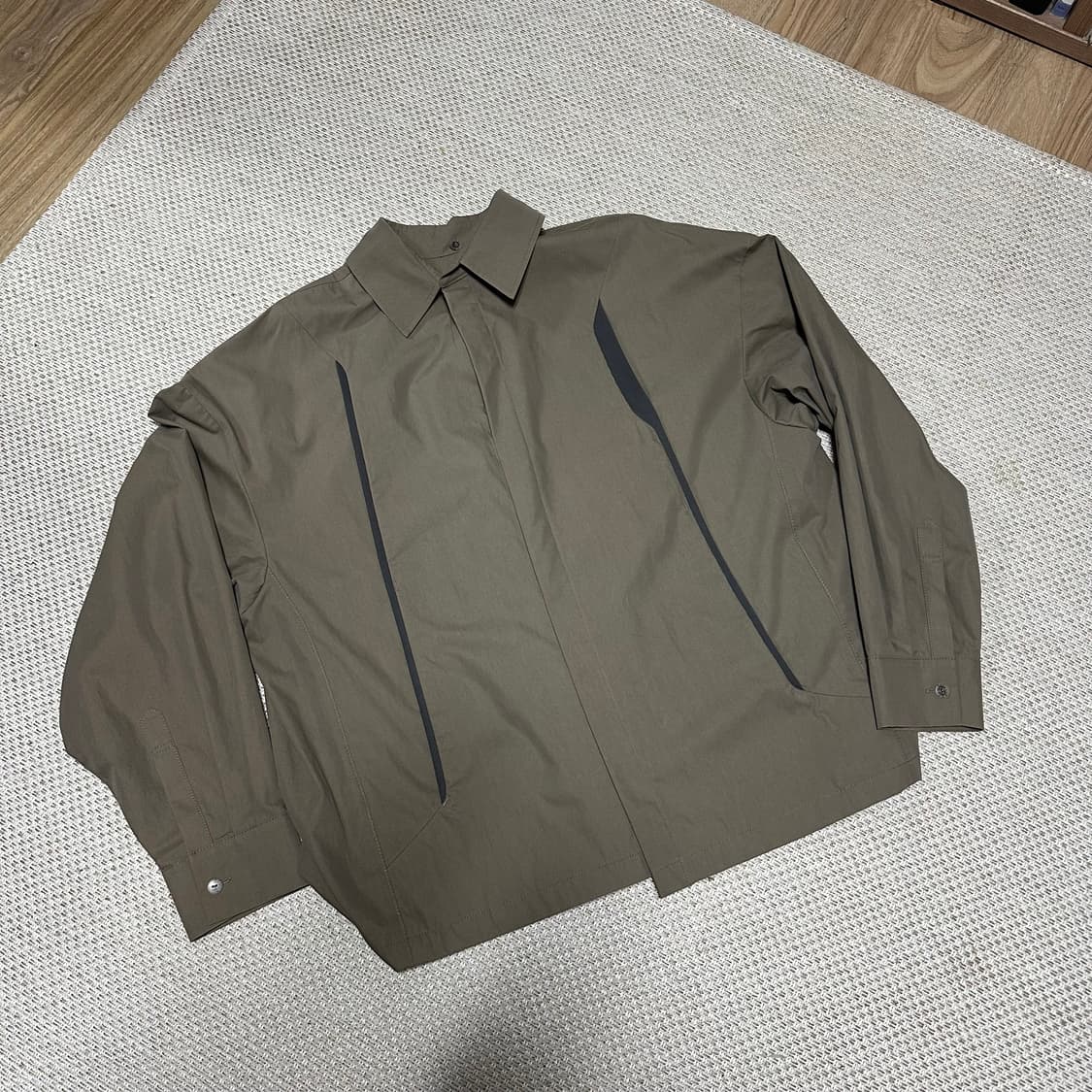 새상품 23fw 혜인서 hyeinseo 후디드 셔츠 자켓 상품이미지3