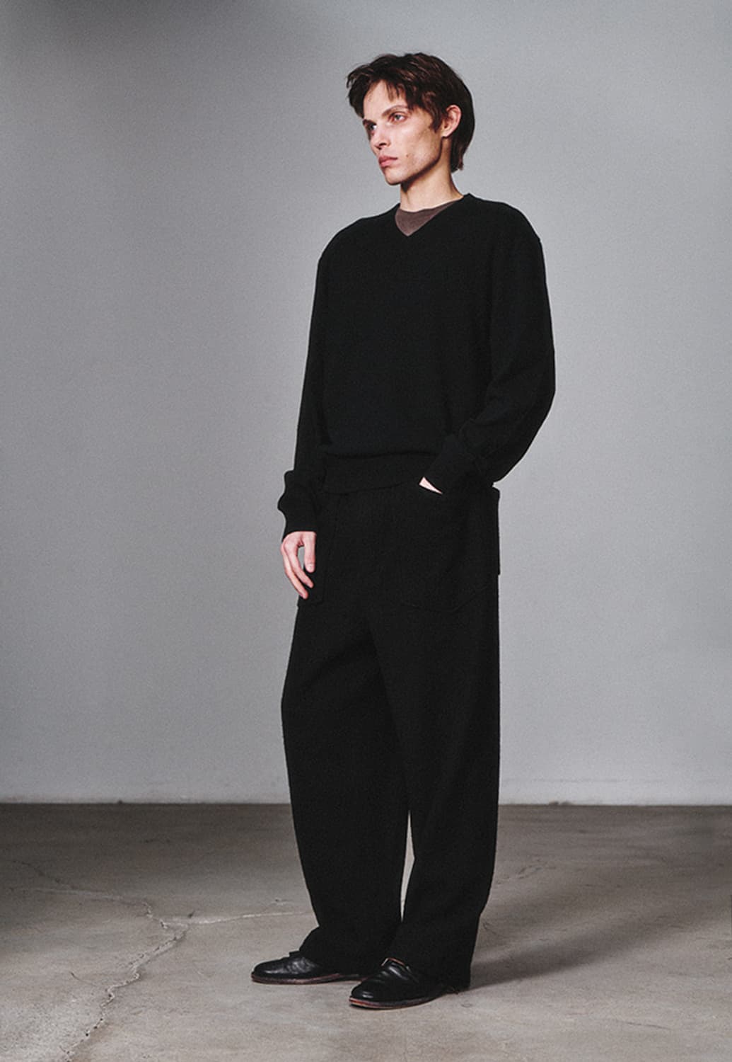 아트이프액츠 캐시미어 브이넥 니트 새상품 팝니다 상품이미지2