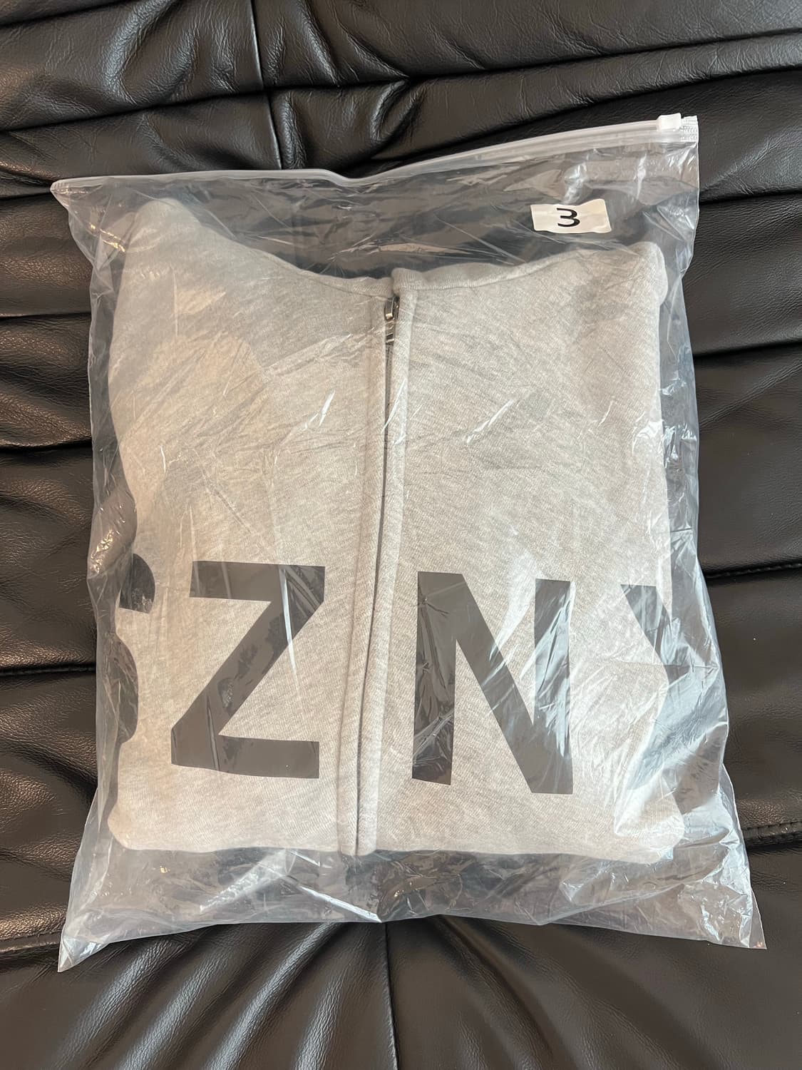 칸예 이지 머천 후드 집업 상품이미지2