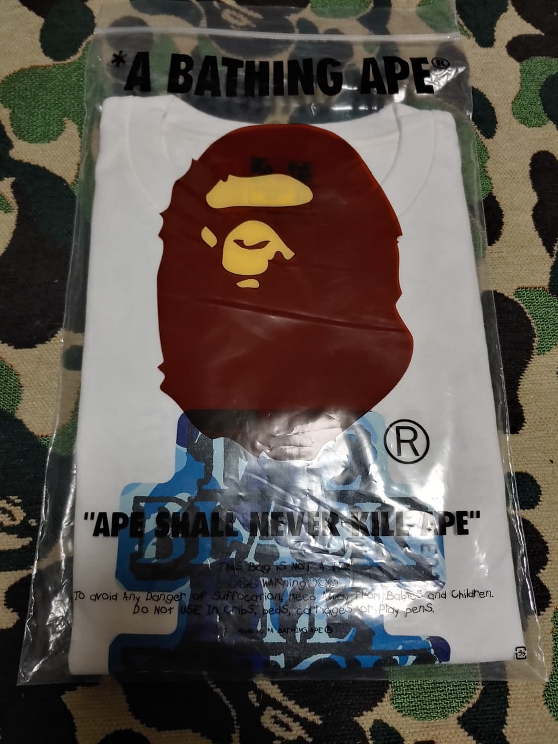 [XL] 베이프 갤러리 X 블랙아이 패치 ABC 블루카모 레터링 반팔티 상품이미지3