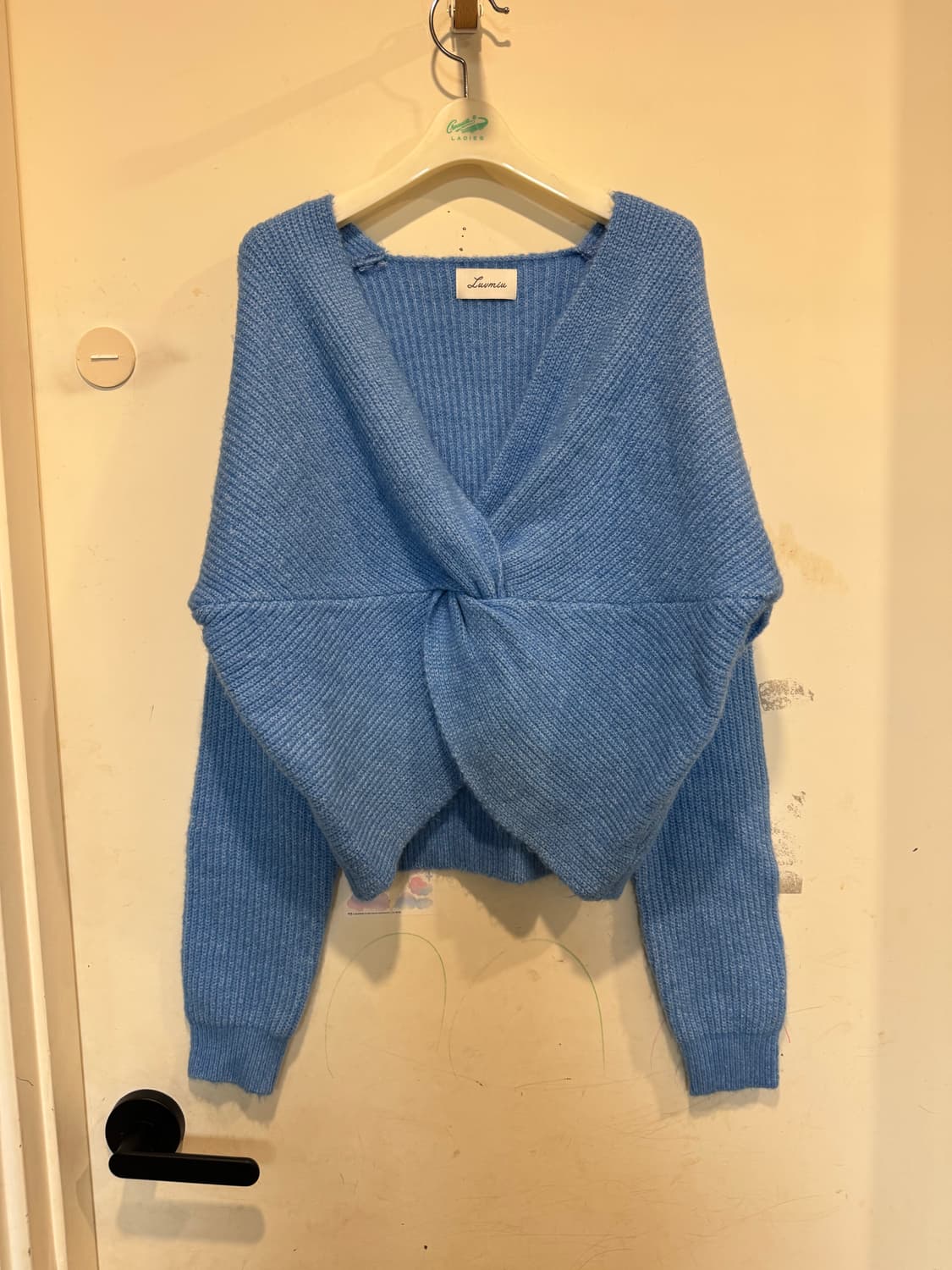 Luvmiu러브미우 꼬임 오프숄더 니트 상품이미지2