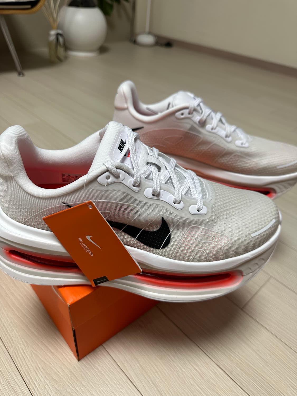 나이키 보메로 프리미엄 270 상품이미지2