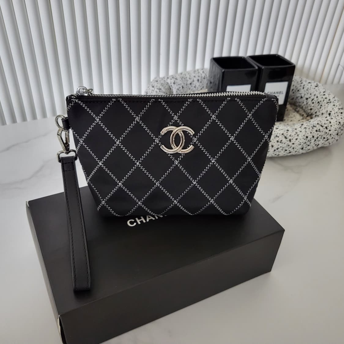 정품 샤넬 뷰티 파우치 클러치  상품이미지1