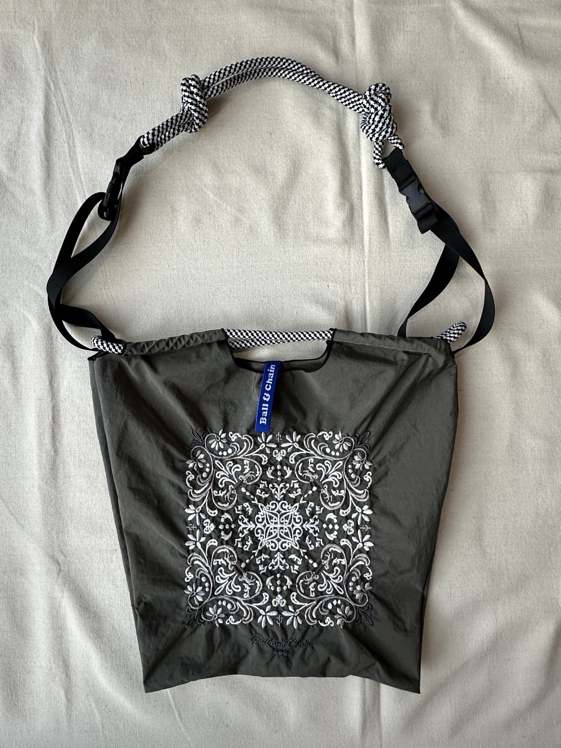 볼앤체인 다마스크 자수 에코백  상품이미지4