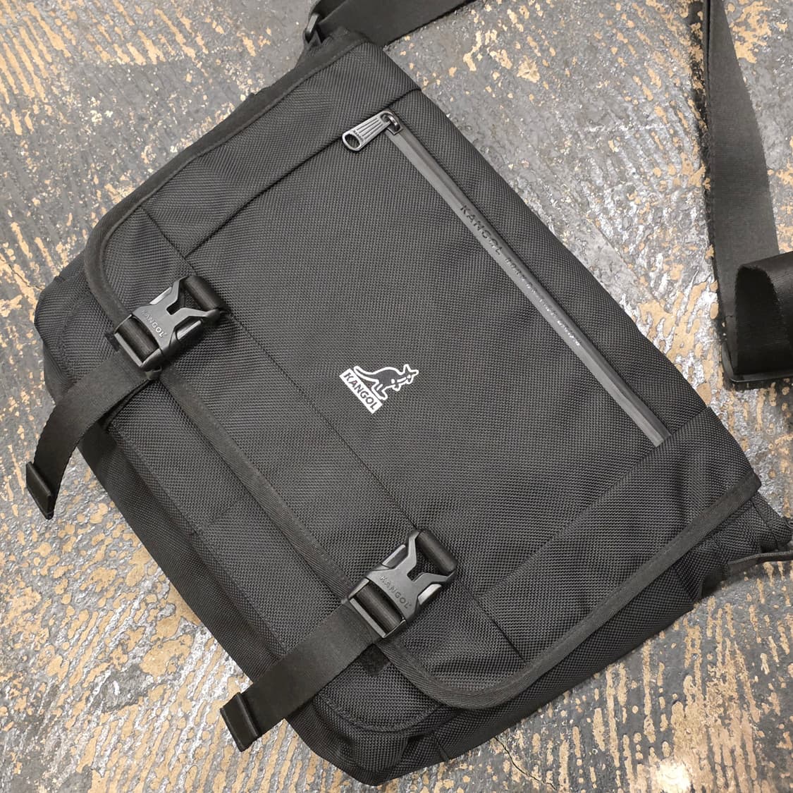 캉골 블랙 메신저백 크로스백 가방 상품이미지3