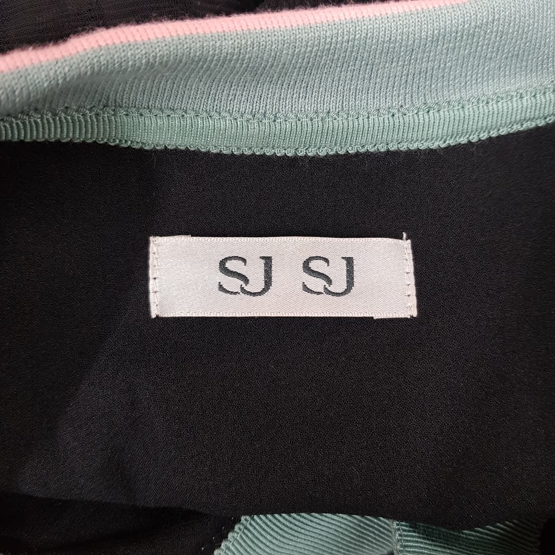 한섬 SJSJ 시스루 텍스처 배색 카라 반팔 블라우스 XS사이즈 상품이미지6