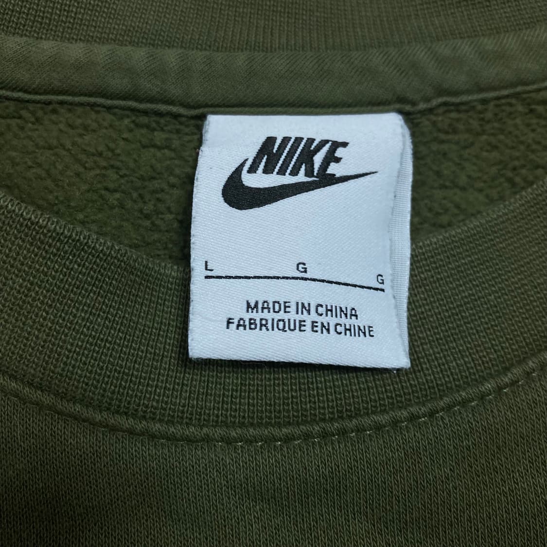 나이키 퓨추라 스몰 로고 카키 맨투맨 상품이미지3