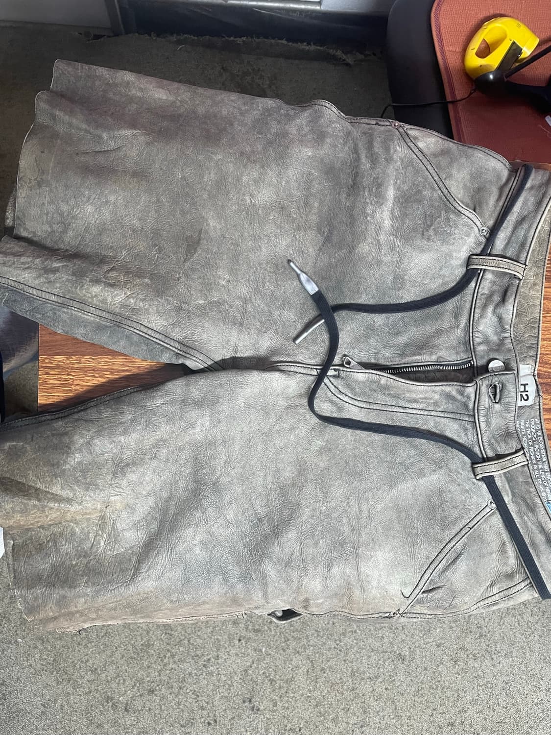 24년 H&M x 헤론 프레스톤 H2 소가죽 반바지 상품이미지1