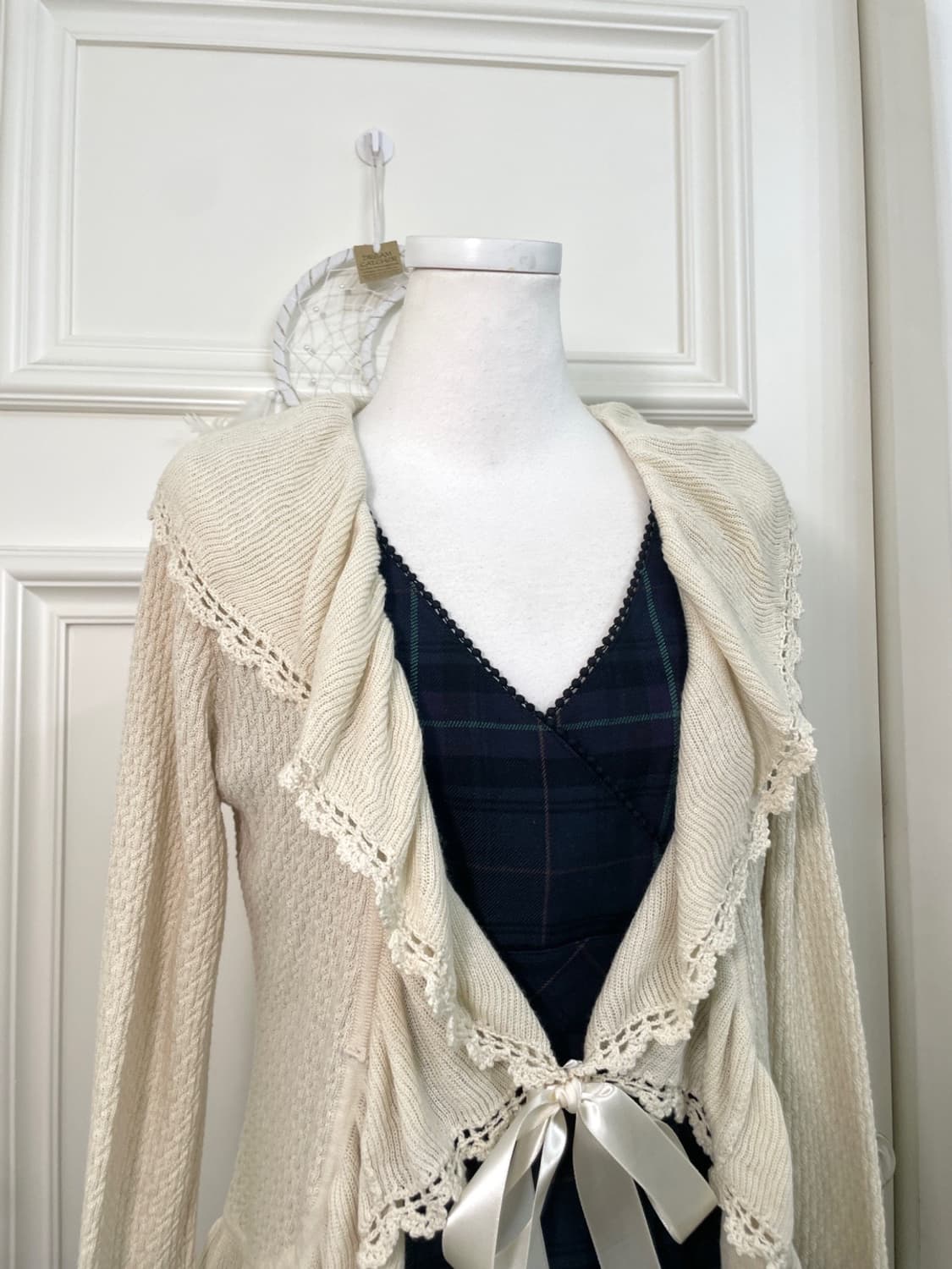 AXES FEMME ivory crochet ruffle cardigan 상품이미지6