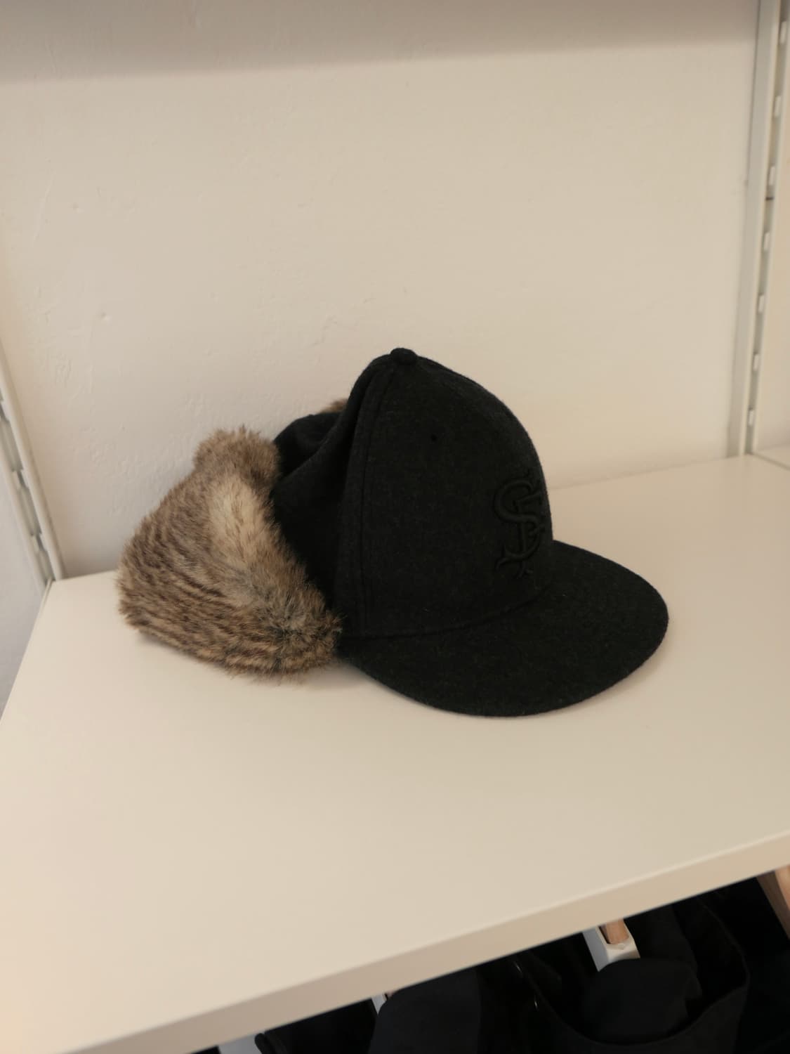 사스콰치패브릭스 퍼 이어플랩 캡 상품이미지2