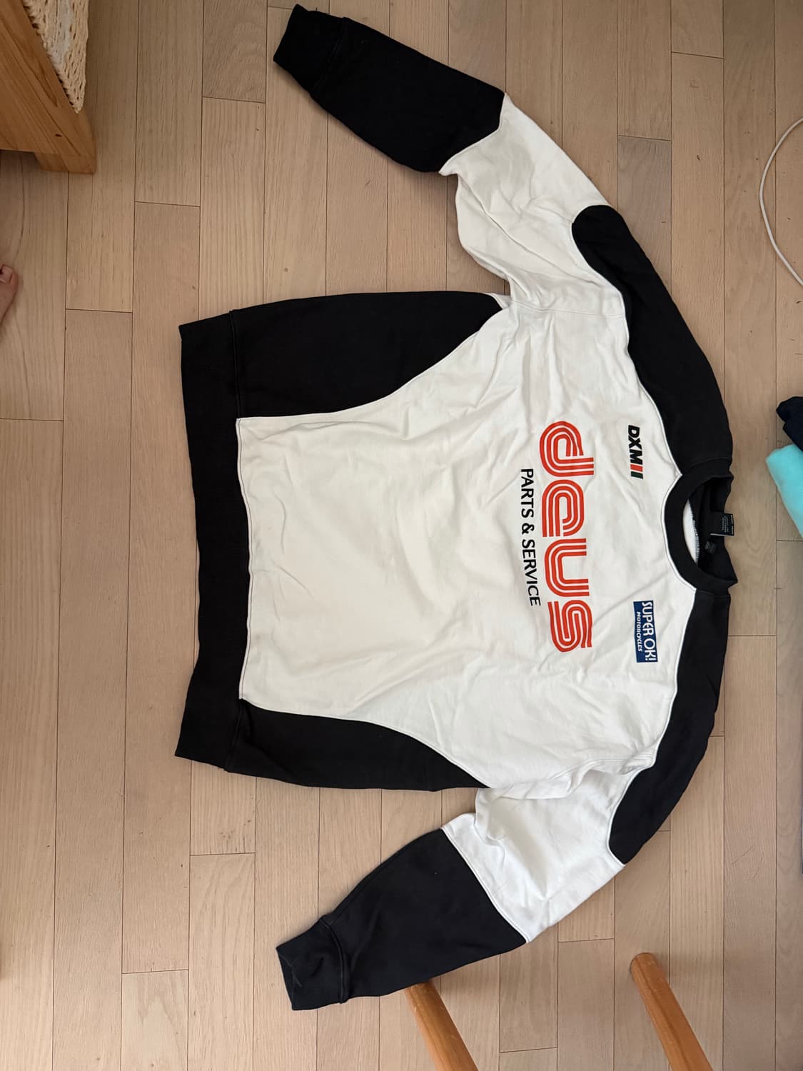 데우스 맨투맨 상품이미지1