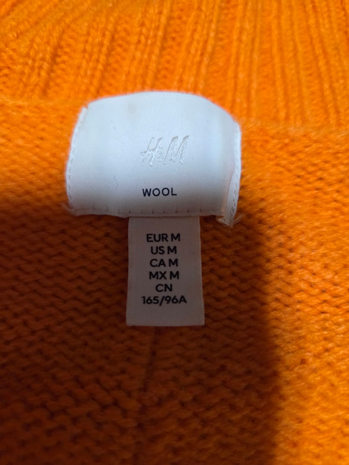 H&M 프리미엄 라인 오렌지 오버사이즈 브이넥 니트 상품이미지2