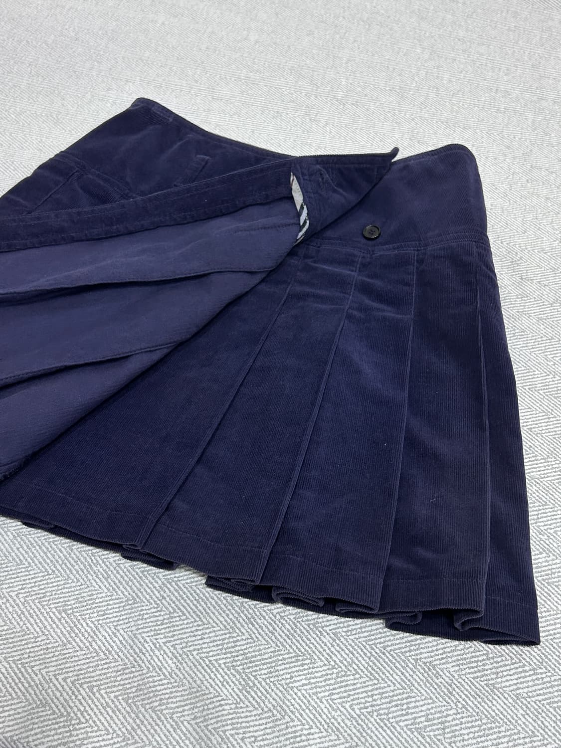 버버리 코듀로이 랩 플리츠 스커트 26인치 상품이미지4