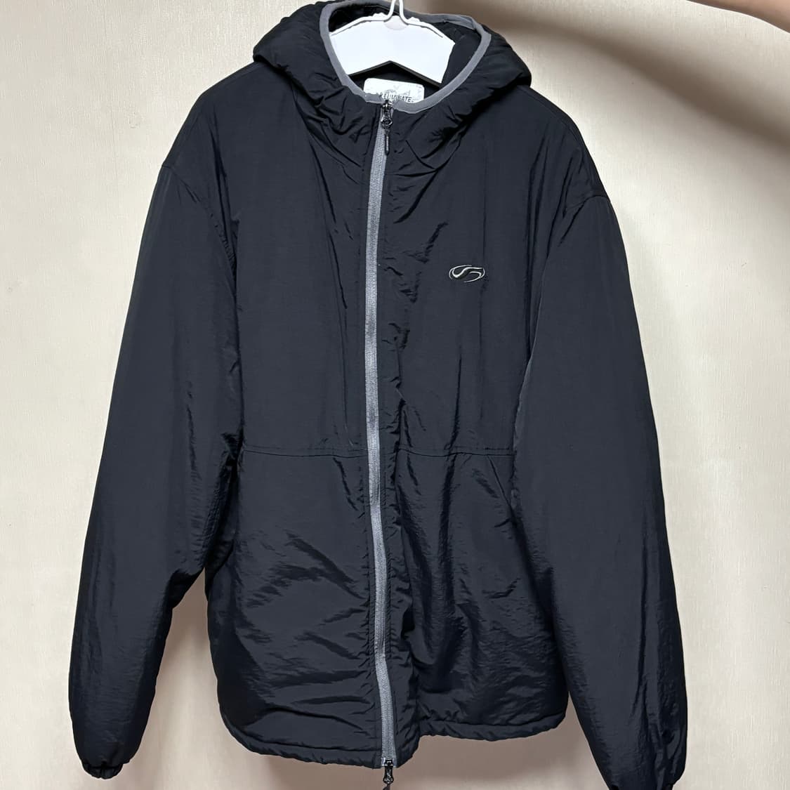 L) 필루미네이트 오버핏 심볼 로고 후드 패딩 블랙 상품이미지3